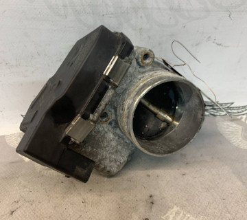 Дросельна заслінка Volkswagen Passat B6, Jetta VI 06f133062b
