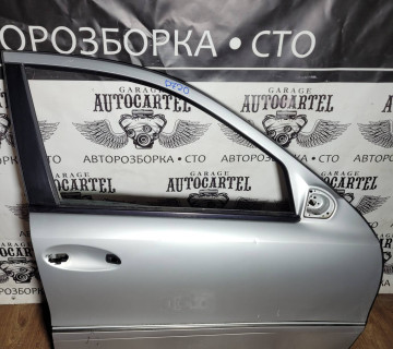 Дверка передня права Mercedes-Benz w211 2003-2009 d720