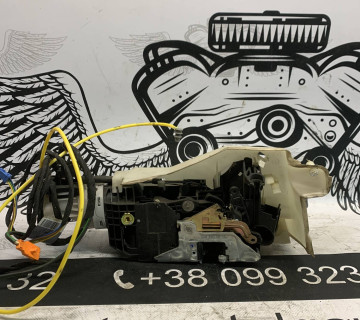 Замок дверей правий передній mercedes w220 2207200835