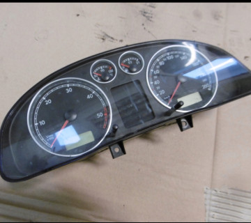 Щиток приладів Volkswagen Passat B5+ 1.9TDI 3B0920805A