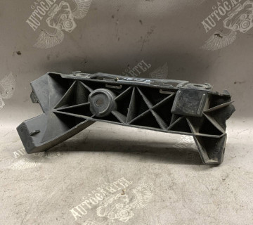 Кронштейн заднього бампера лівий Seat Ibiza 13-17 6j4807393b