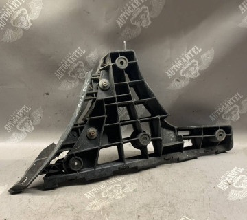 Кронштейн заднього бампера лівий Audi A4 B5 8d5807483aa