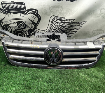Решітка радіатора Volkswagen Touran 1t0853651
