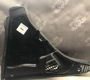 51716987605 накладка двірників права BMW F10