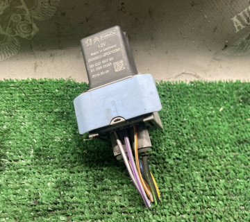 Реле свічок розжарювання Citroen/Peugeot 1.6hdi 9803299780