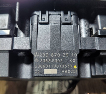 Перемикач кнопок MERCEDES-BENZ C-CLASS W203 2038702910