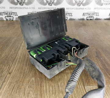 Блок запобіжників Citroen Berlingo 9632229480