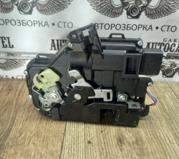 Замок дверки передній лівий Audi A6 C5, 9 PIN, 4O1837015