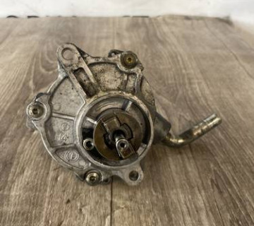 Вакуумний насос Mercedes C-class W203, E-class W211 2.2, 2.7 cdi A6112300065