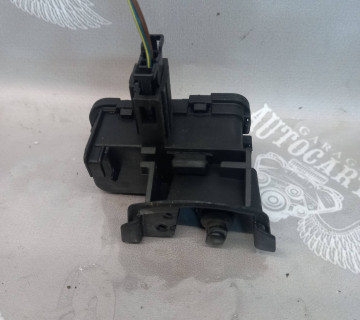 Замок лючка бензобака VW Touareg 11-17 skoda octavia a7 13-19, fabia iii 14-21 7p0810773d