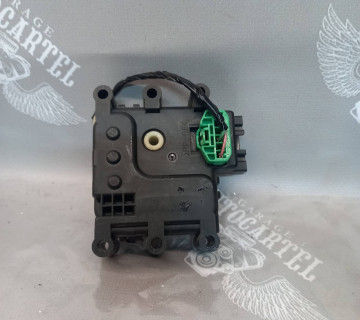 Моторчик заслонки пічки Mazda 6 GH 07-13 gj6a61b60