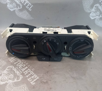 Блок керування пічкою з кондиціонером Seat Ibiza 6j0820045a