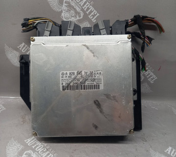 Блок керування двигуном Mercedes w202 a0285457132