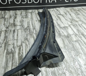 rh7405436 Декоративна накладка під лобове скло жабо правий
