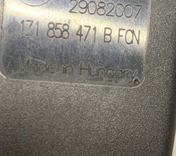 Замок ременя безпеки передній лівий Skoda Octavia (A5) 1z1858471b
