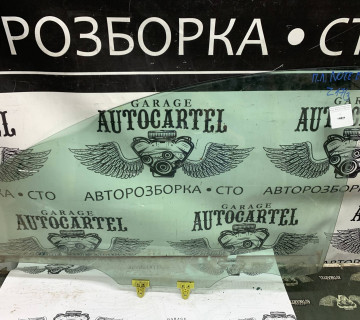 Скло дверей переднє ліве Nissan Note (E11) 2005-2013 803019U000, 43r-000464