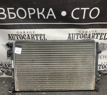 Радіатор охолодження Skoda Octavia A5 Volkswagen Golf 5 1k0121251bq