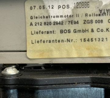 Направляюча шторки багажника зліва Mercedes W212 a2128202942