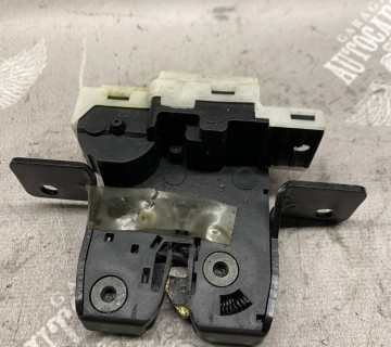 Замок кришки багажника Renault Megane 2 Scenic 2 8200076240d