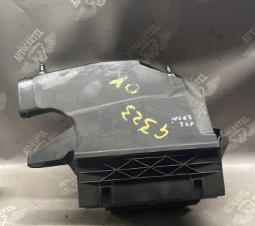 корпус повітряного фільтра правий (OM642) Mercedes 3.0cdi W212 a6420903601