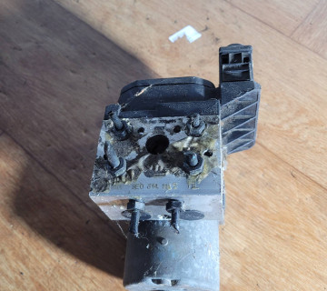 Блок ABS Audi A6 A4 VW PASSAT B5 8e0614111t 0265202401