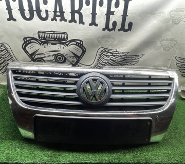 Решітка радіатора Volkswagen Passat B6 2005-2010 3c0853651 21109522