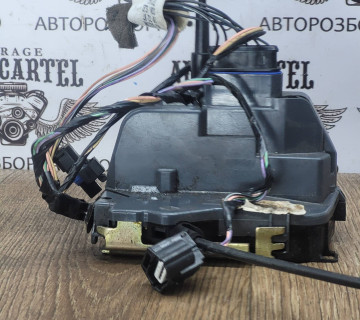 8200217370 Замок двері передній правий Renault megane 2