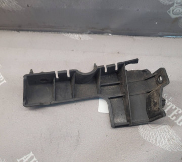 Кріплення переднього бампера ліве Audi A4 B6, A4 B7 ( 8E0807283E )