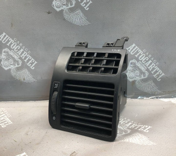 Дефлектор повітрозабірник бічний правий VW Touran 1t0819704 b, 1t0819704b