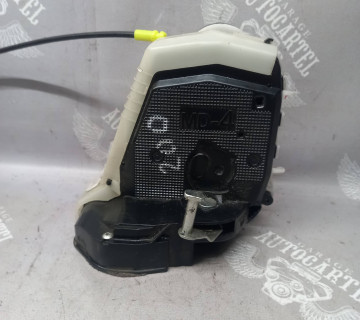 Замок двері задній правий електро 2 піна Toyota Yaris 2006-2011 690500d060
