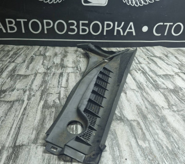 95227745 Декоративна накладка під лобове скло жабо Orlando 2010-2018