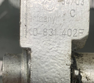 1k0831402f петля двері передня права верхня Volkswagen Golf 5