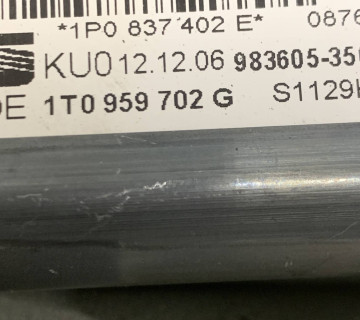 Моторчик склопідйомника передній правий Volkswagen Golf 5 Jetta Skoda Fabia Seat Toledo, 1t0959702g