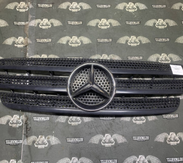 Решітка радіатора MERCEDES-BENZ ML W163 1638800185