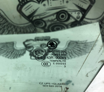 5e0845201a Скло переднє ліве Skoda Octavia A7 2013 -2020