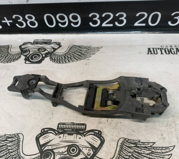 Ручка двері зовнішня передня права VOLKSWAGEN PASSAT B5 Golf-4 Skoda Octavia Tour 3b0837886