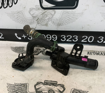Патрубок системи охолодження (трійник) Renault Kangoo 1.5 dci 800386720