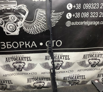 Жабо накладка під лобове скло лівий Renault Trafic 2001-2014 8200036493