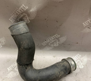Патрубок інтеркулера VW Touareg 3.0tdi 7l6145738