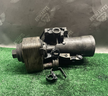 Корпус масляного фільтра з теплообмінником Volkswagen Golf 5, Jetta, Passat, Touran 2.0 TD 045115389e