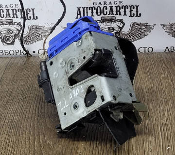 Замок двері задній ліівий для Audi A8D2 4D0839015D