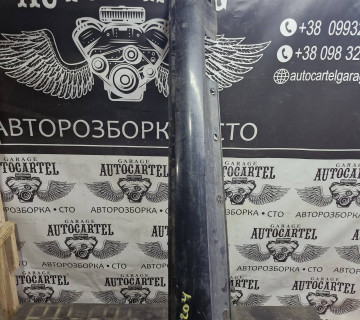a2046981454 Бокова накладка поріг права Mercedes w204 c class