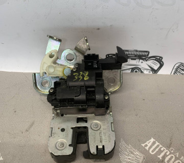 Замок кришки багажника електр 4 піна Audi A4 (B8), skoda SuperB 8k9827505a