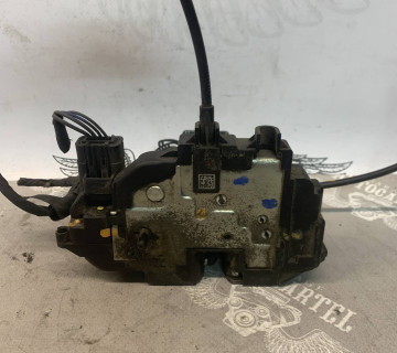 Замок дверей задньої правої RENAULT SCENIC 3 825020004r