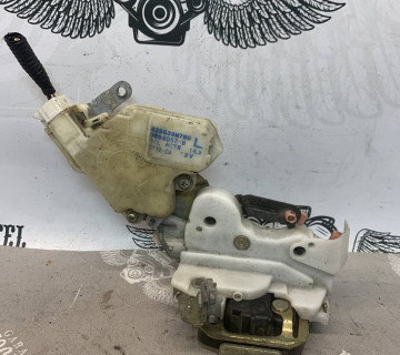Замок задніх лівих дверей Nissan Almera Tino 2pin 82553bm760