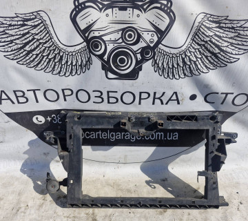 Передня панель рамка радіатора Mitsubishi Colt 03-09 mn105057