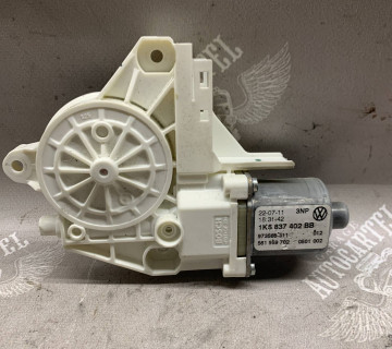 Моторчик склопідйомника передній правий Volkswagen Golf 6 1k5837402bb