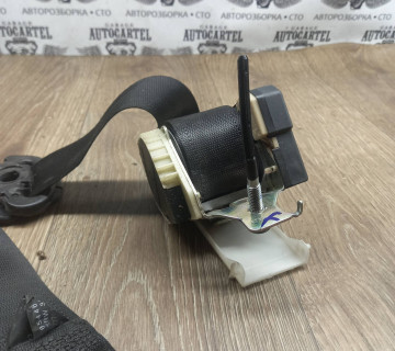Ремінь безпеки передній правий Opel Zafira A 24417108