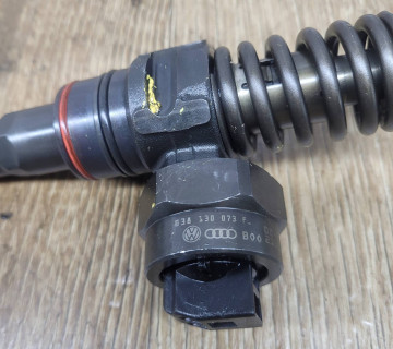 Насос-форсунка A4 B5 1.9 TDI 038130073F AJM