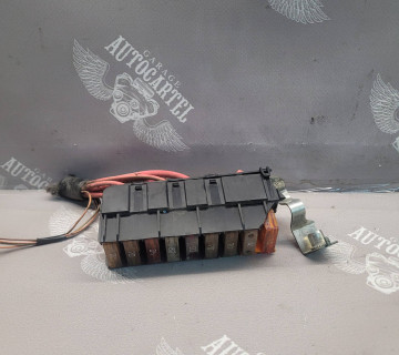Блок запобіжників Renault Kangoo 2008-2021 17187001